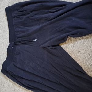 NWOT Tek Gear capris.